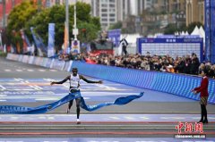 四川仁寿：2026全国半程马拉松锦标赛开跑 2万名跑者角逐